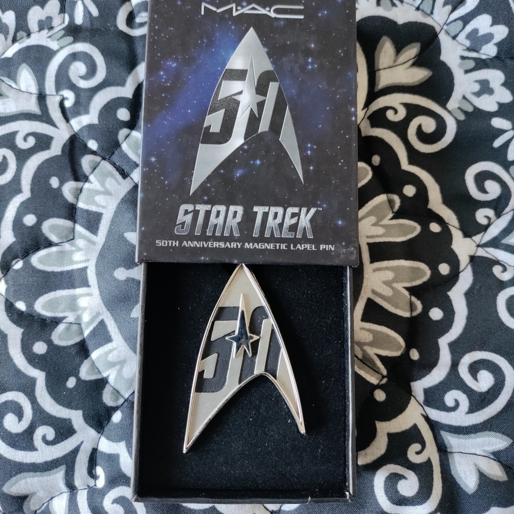 MAC COSMETICS STAR ⭐ TREK 50th Anniversary Magnetic Lapel Pin 📍